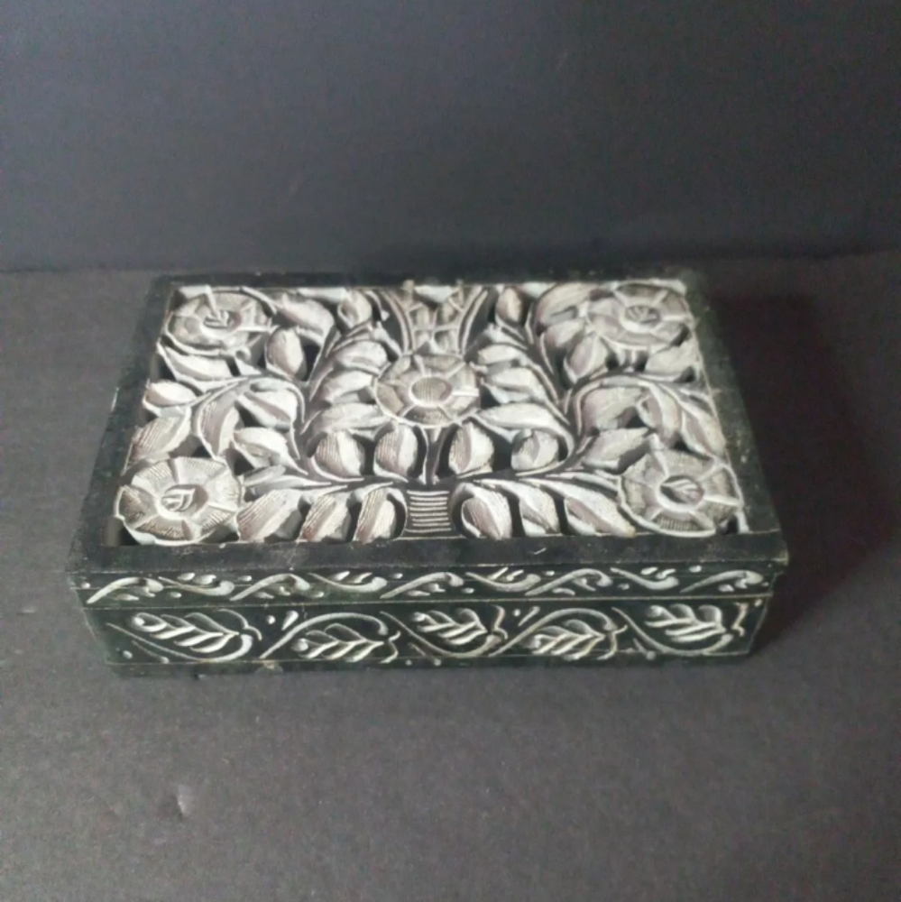 Vintage Hand Carved Soapstone Trinket Jewelry Box Hinged Lid 6"